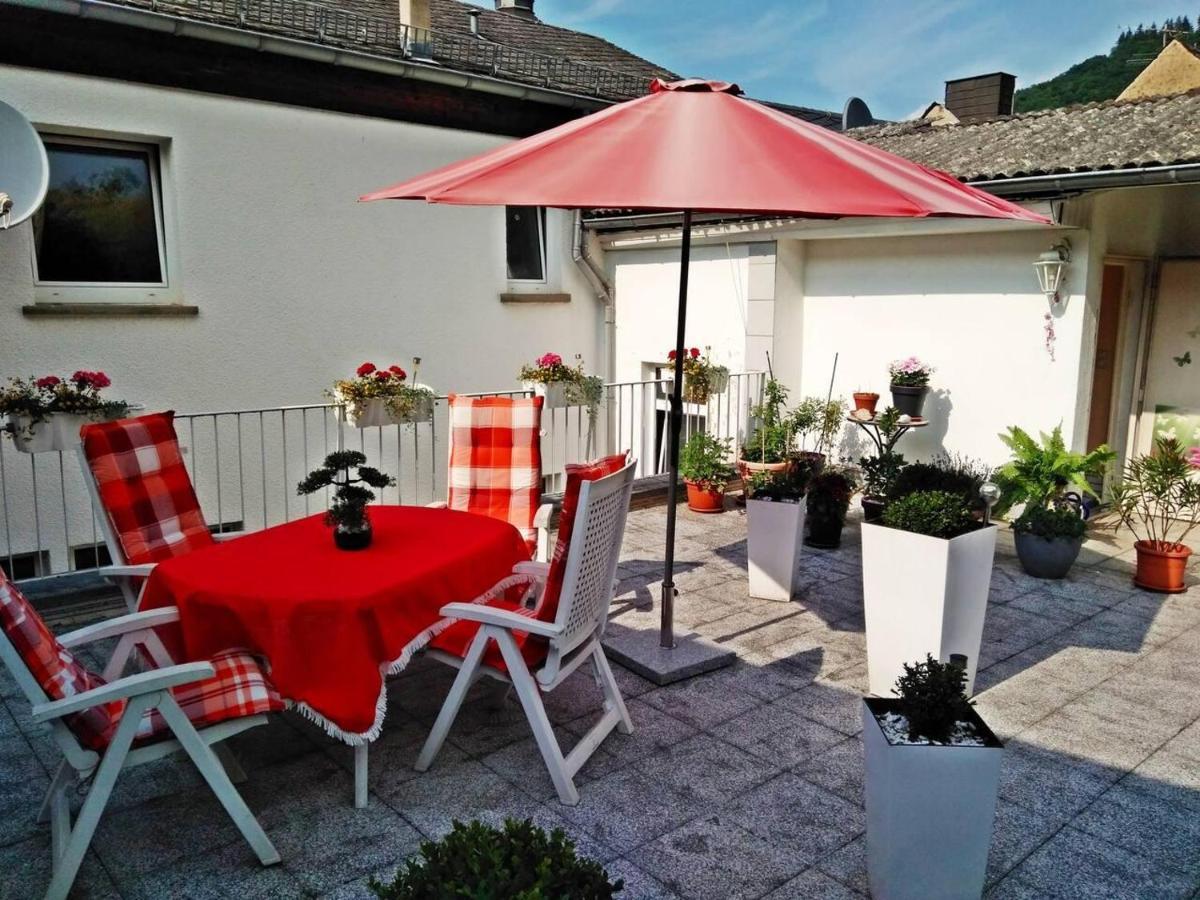 Charming 2-Bed Apartment In Cochem Exterior photo