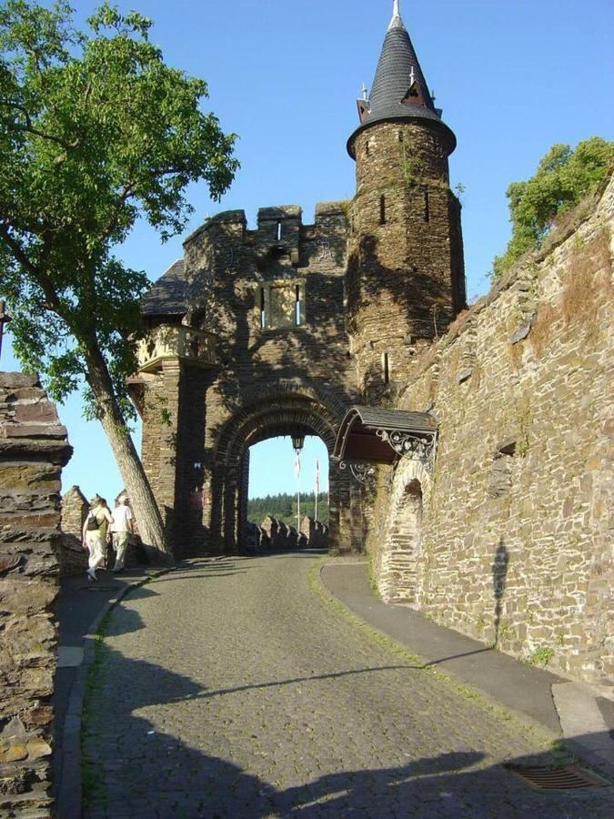 Charming 2-Bed Apartment In Cochem Exterior photo