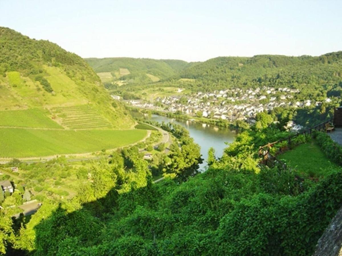Charming 2-Bed Apartment In Cochem Exterior photo