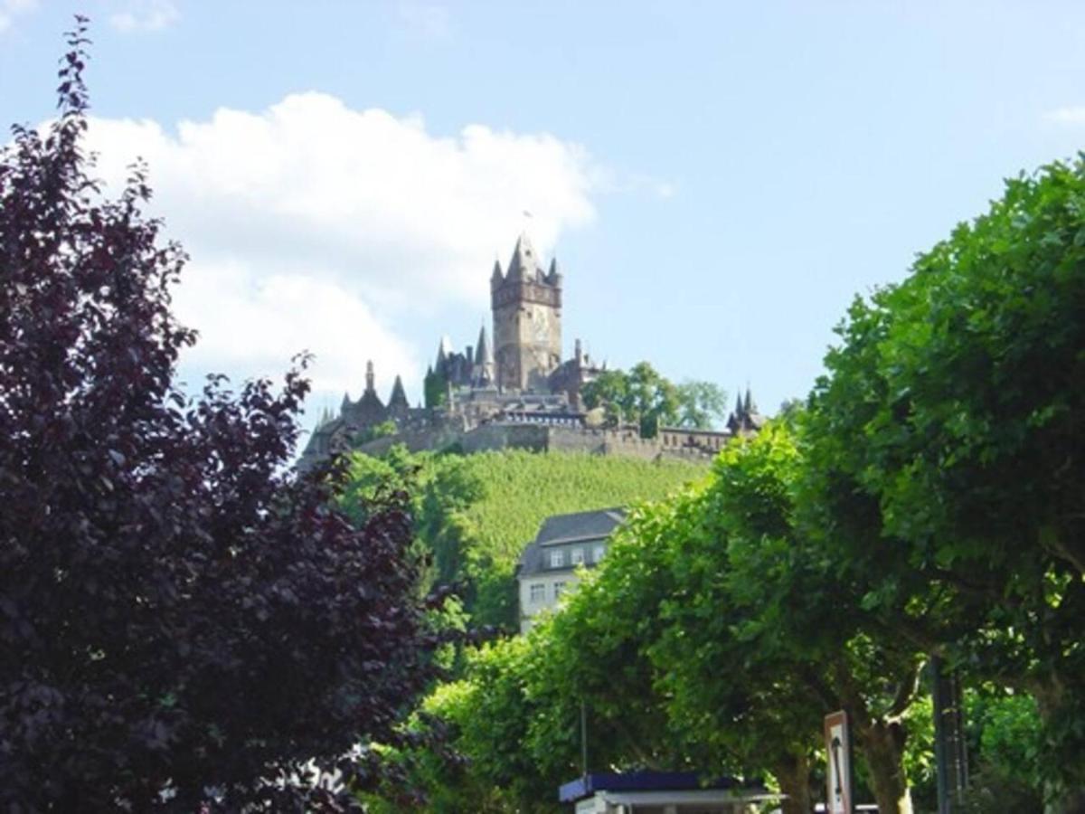 Charming 2-Bed Apartment In Cochem Exterior photo
