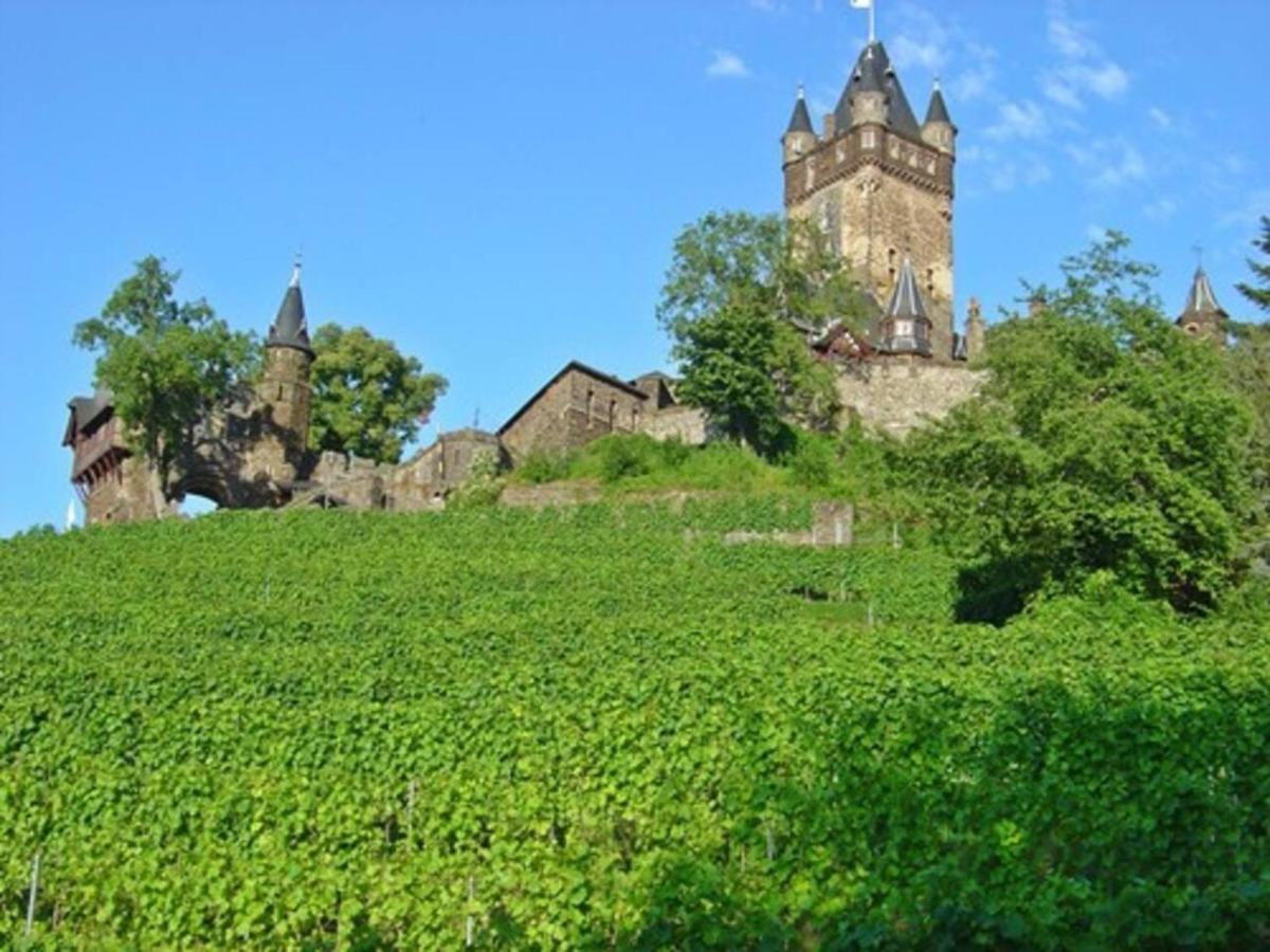 Charming 2-Bed Apartment In Cochem Exterior photo