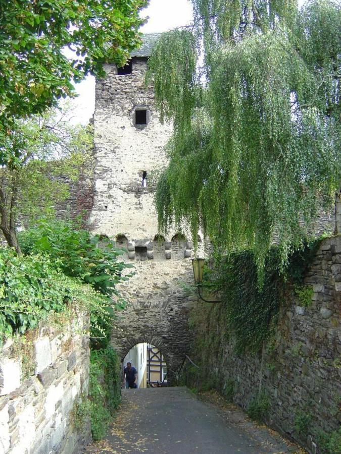 Charming 2-Bed Apartment In Cochem Exterior photo