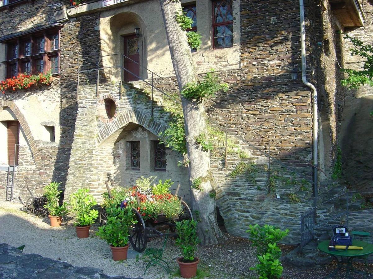 Charming 2-Bed Apartment In Cochem Exterior photo